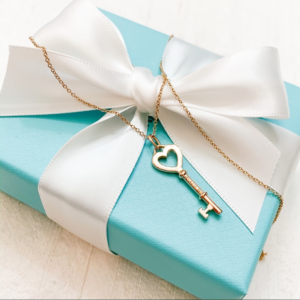 Tiffany & Co. Tiffany Keys Heart Key Pendant 18k - Picture 3 of 8